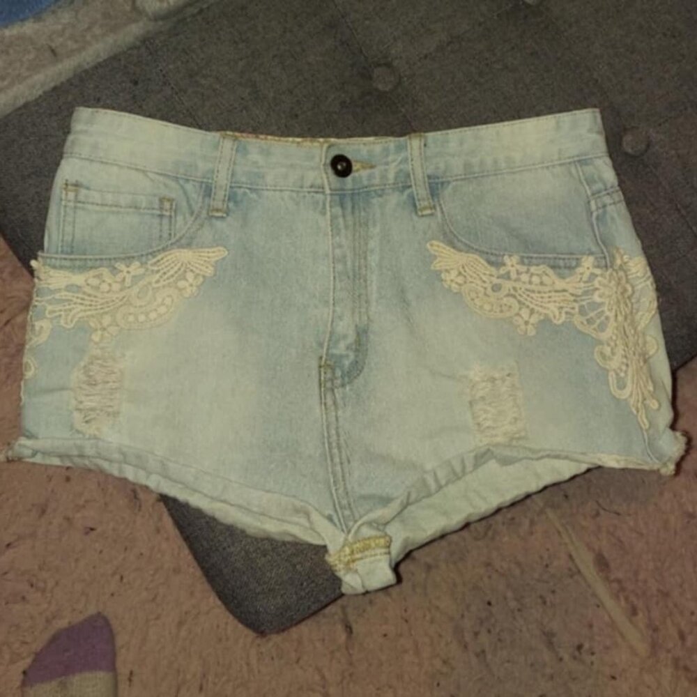 Lace overlay distressed high waist shorts